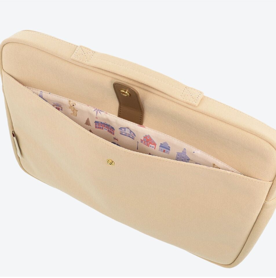 Duffy and Friends 14-inch laptop case from Tokyo DisneySea 2026 collection, featuring blue anniversary motifs and padded protection - DARUMA AUSTRALIA PTY LTD