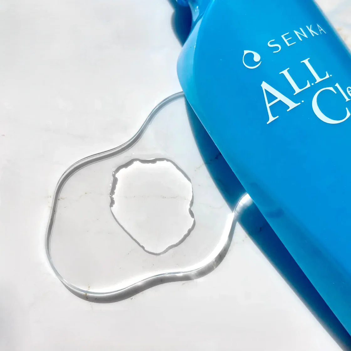 SHISEIDO SENKA All Clear Oil Makeup Remover in pump bottle, gentle J-Beauty cleansing oil for removing makeup and impurities.